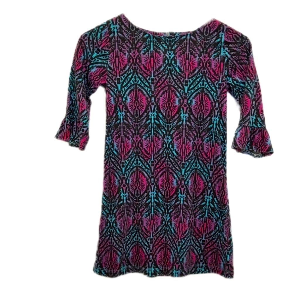 Girls. Casual Fall/Winter knee length dress. Size small (6/7)